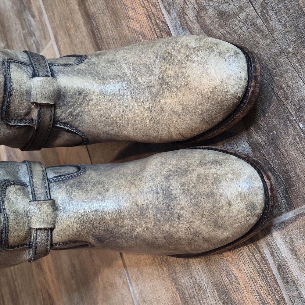 7/7.5 FRYE Lindsay Plate Distressed Knee High Leather Boots in Taupe - Picture 3 of 16